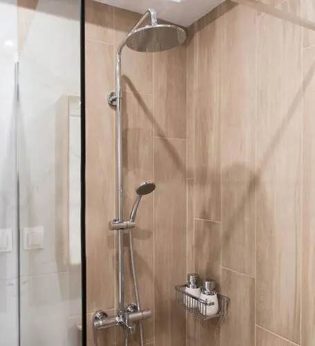 Virginia's Luxury 4 Volos