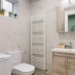 Virginia's Luxury 4